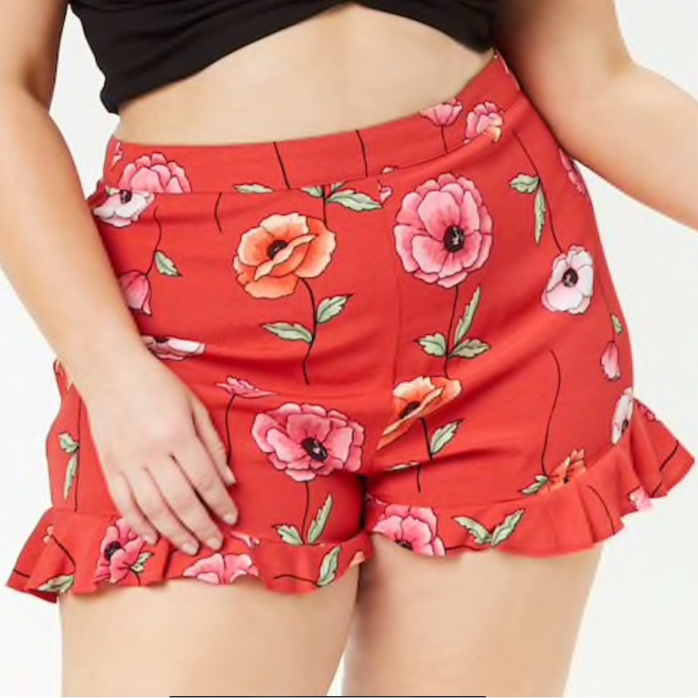 Plus size floral print shorts